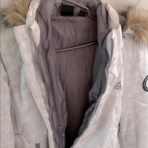 Reebok winter jacket - Picture 3 of 12
